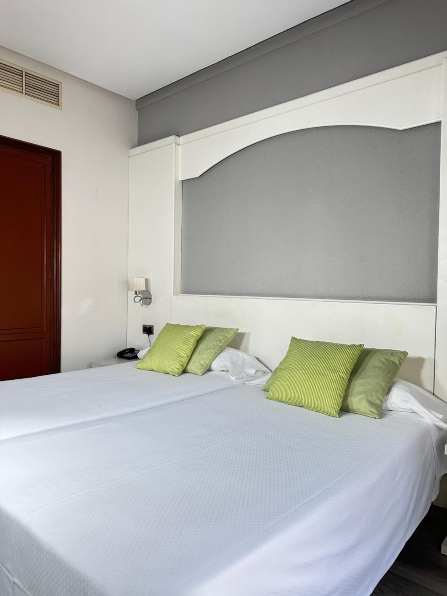 Mir Octavio Hotel Algeciras Exterior photo