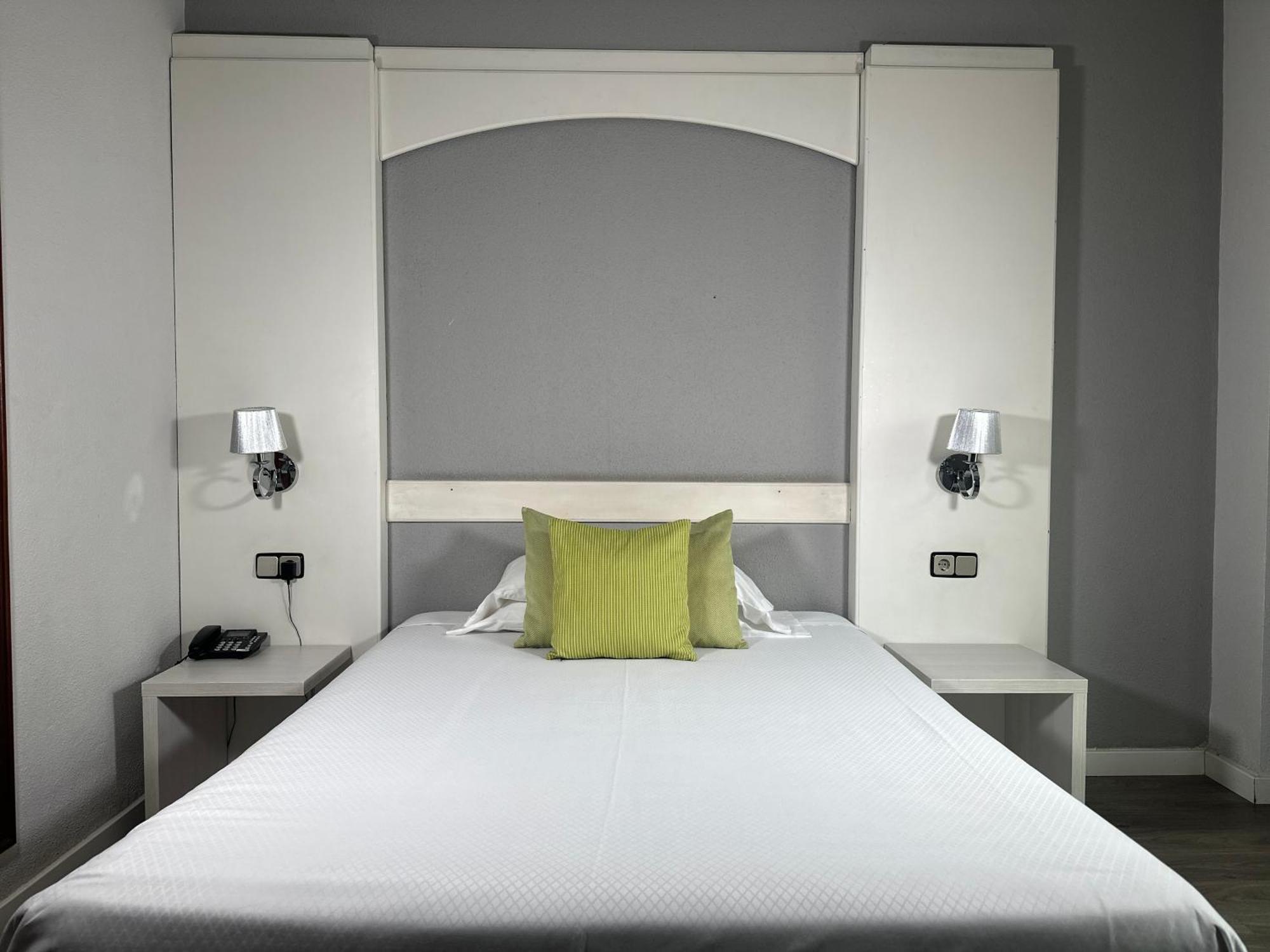 Mir Octavio Hotel Algeciras Exterior photo